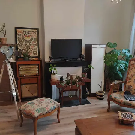 Maison - La Petite Manchester